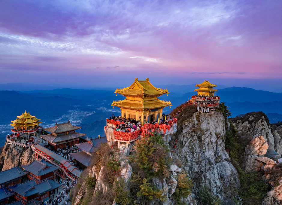 【仙境老君山】5日跟團(tuán)游   /神州牡丹園/龍門石窟/少林寺/天池峰林峽/太行古鎮(zhèn)/青龍宮/云臺雪鄉(xiāng)/洛陽古都夜8點/